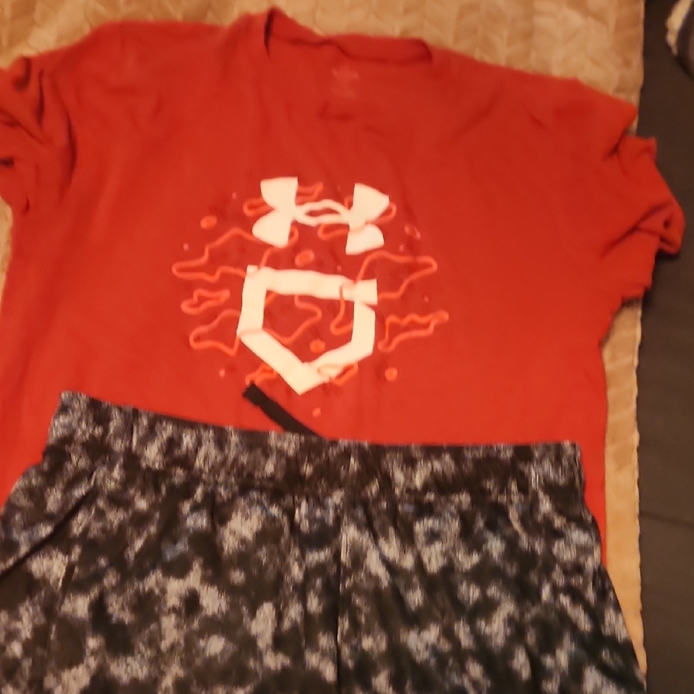 Under Armour Red Graphic T-Shirt and Black Patterned Shorts